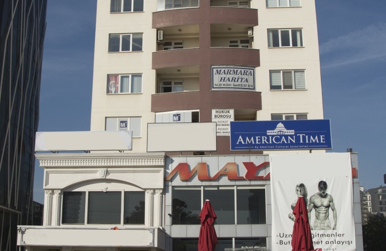 Gizemler Plaza 1