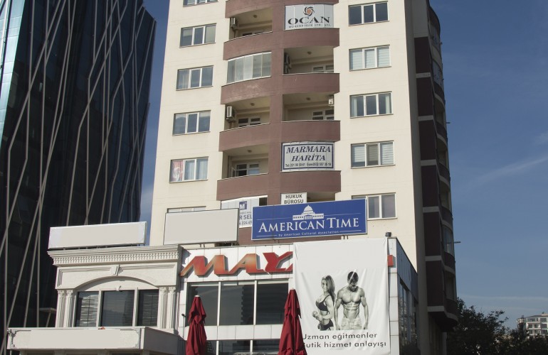 Gizemler Plaza 1